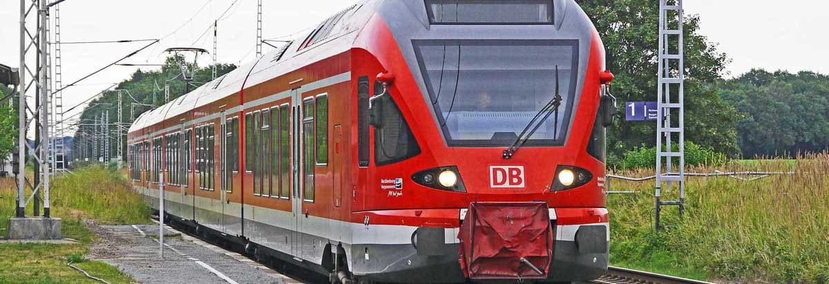 Regionalbahn von Elmshorn zum Flughafen Hamburg - Parken Elmshorn