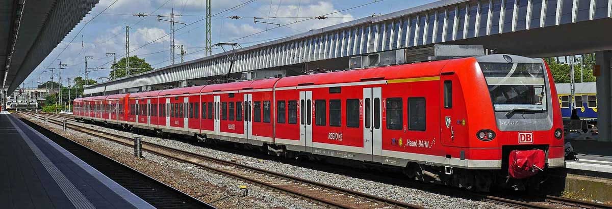 Mit der S-Bahn von Pinneberg zum Flughafen Hamburg